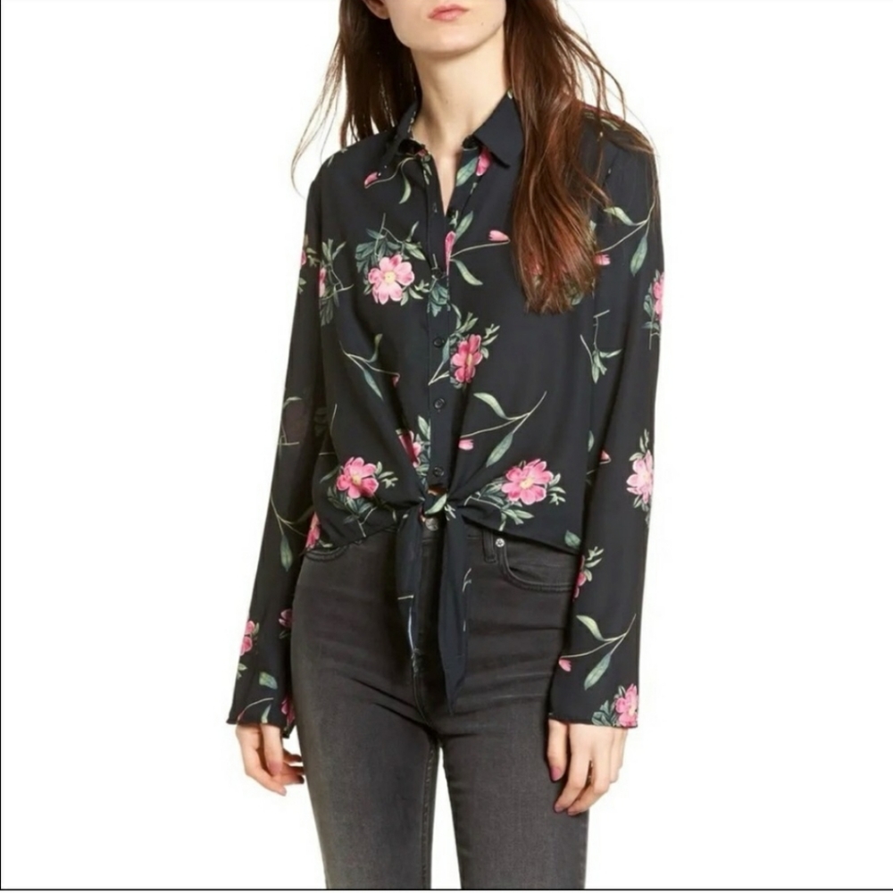 Beautiful Floral Tie Front blouse